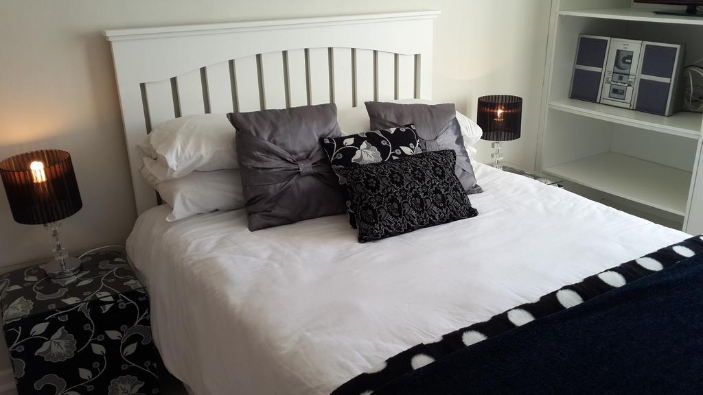 On Broadwalk Cottage كيب تاون الغرفة الصورة